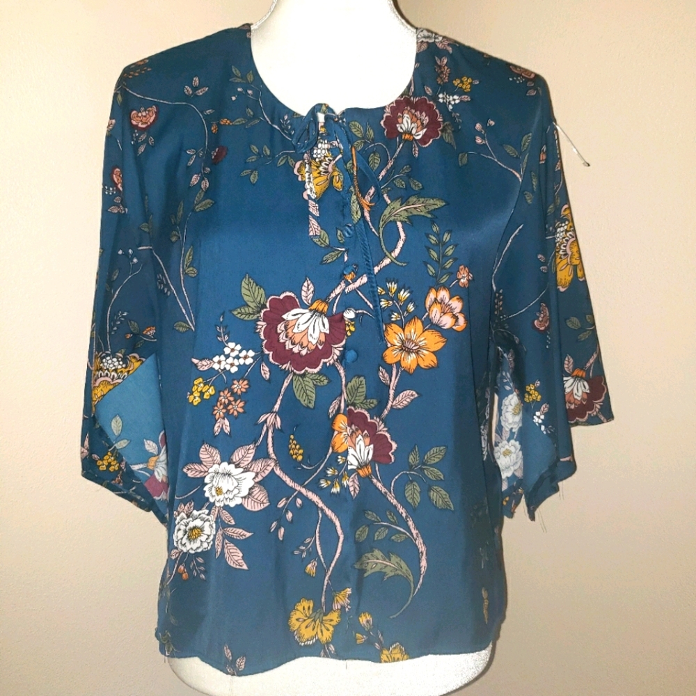 Maurice Blouse SZ M EUC Gorgeous